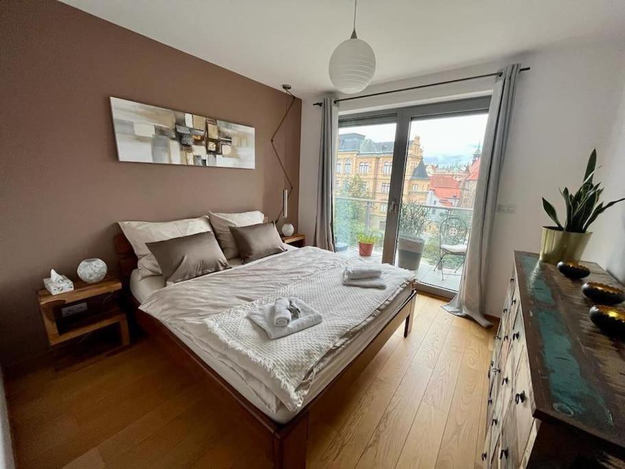 Apartment In Historical Center With Park View Plzeň Buitenkant foto